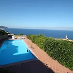 Villini Lu Ciuoni Aussergewoehnlichen Meerblick- By Interhome דירה